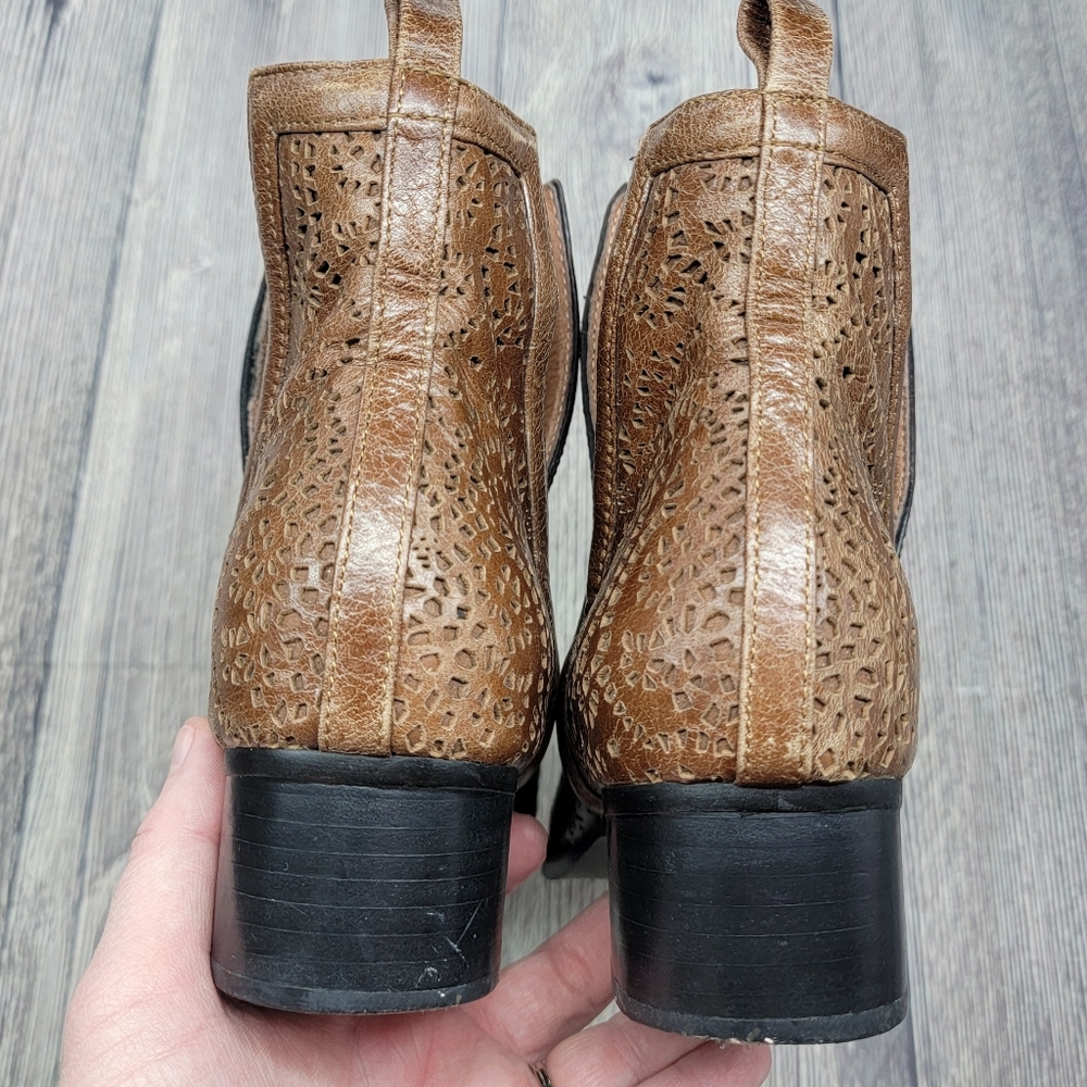 Jeffrey Campbell Oriley Cut Out Two Tone Ankle Boot - Picture 7 of 12